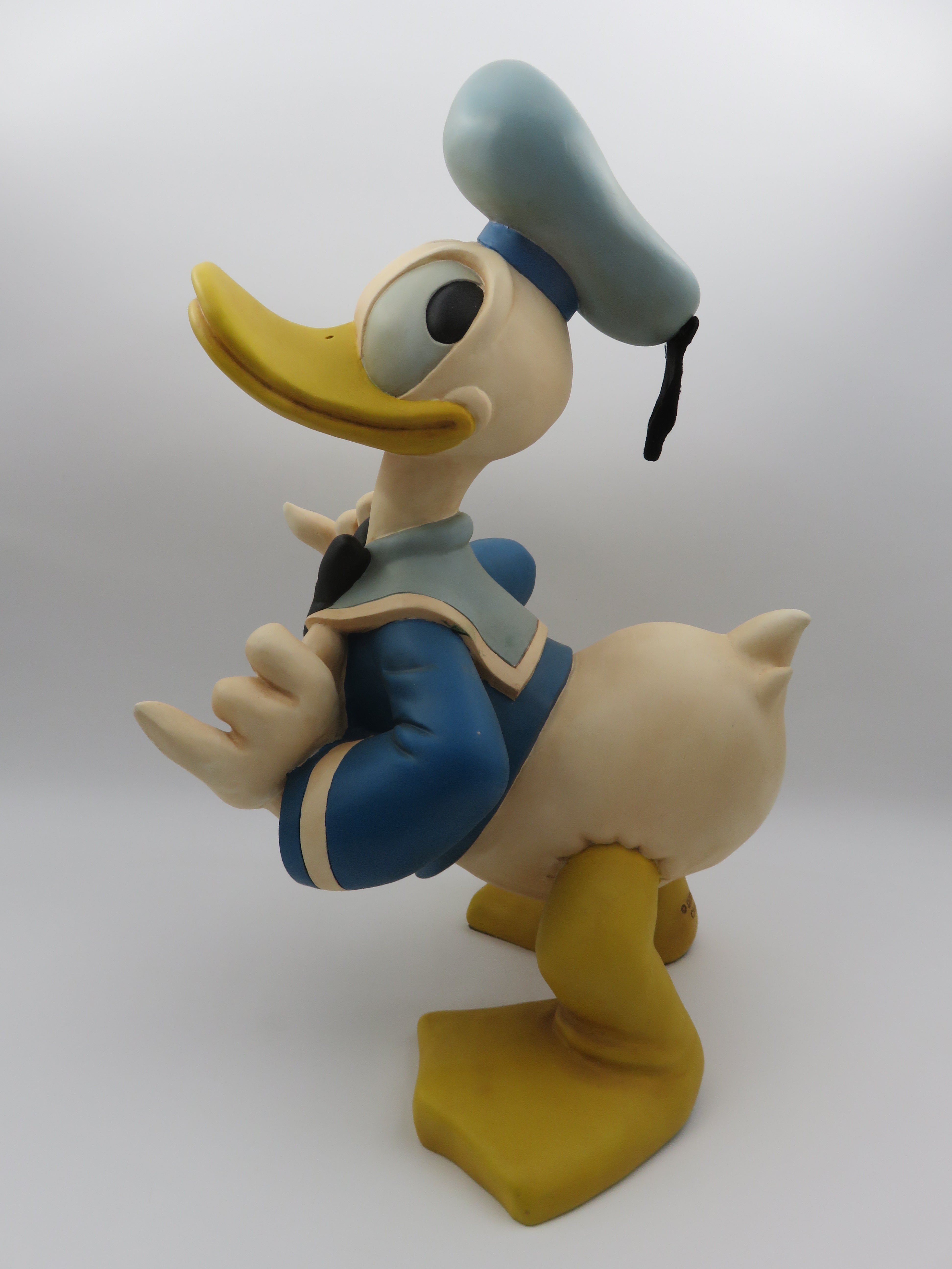 DISNEY Donald Duck Limited Edition 21" Figurine - Disney Store (1999) Collectible Statue